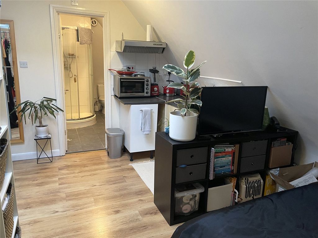 Property photo 3 of 5 Picture No. 11