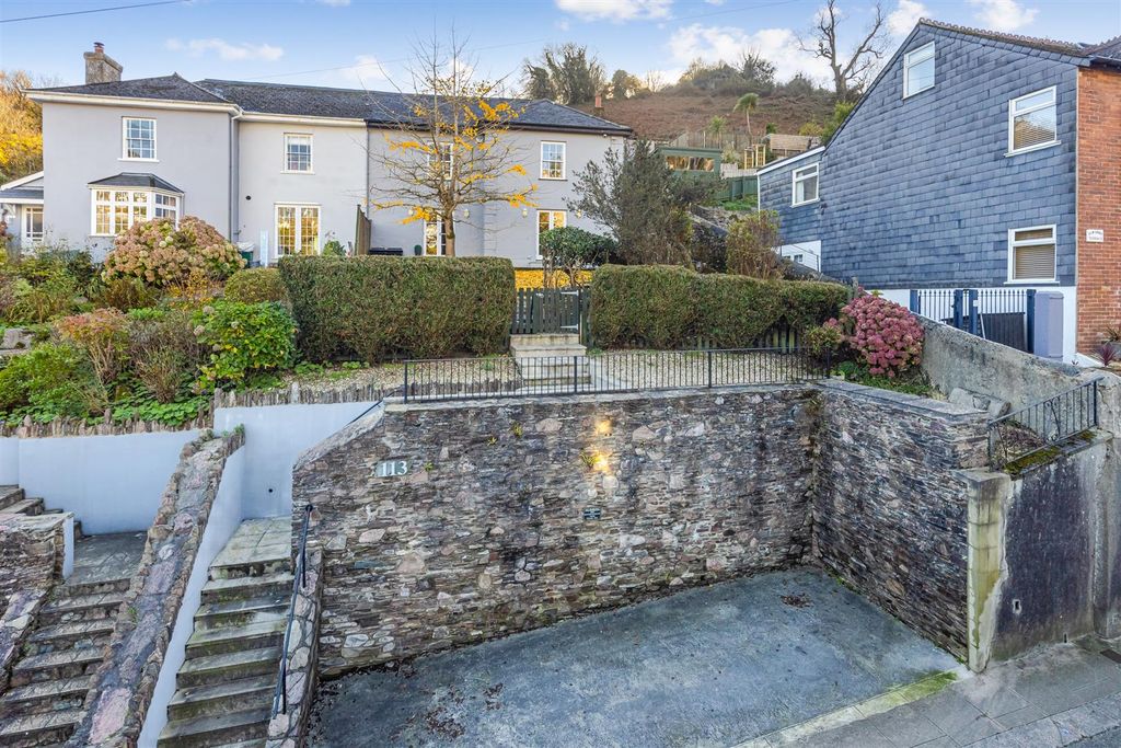 Property photo 1 of 20 A01 - 113 Victoria Road, Dartmouth Elm Grove - 251