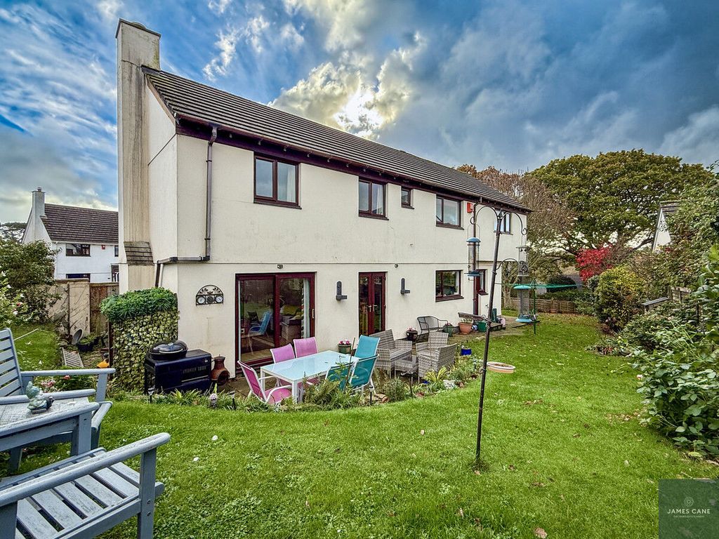 Property photo 2 of 23