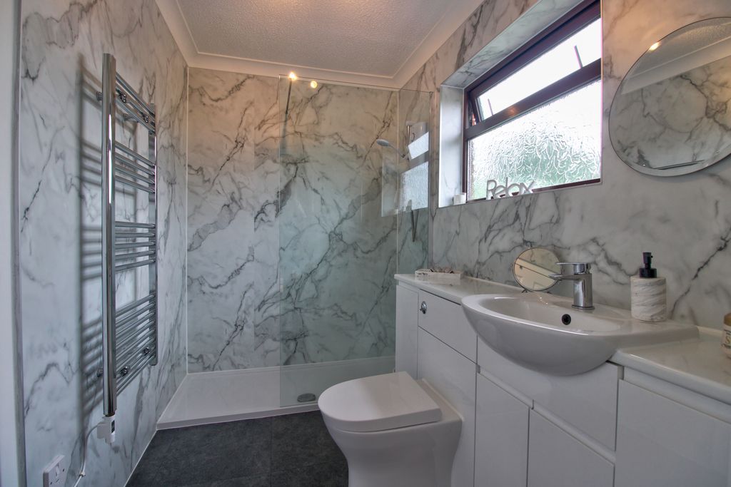 Property photo 2 of 17 Img_3387_8_9_Realistic