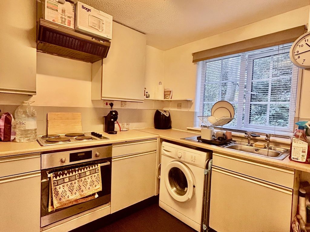 Property photo 3 of 7 4