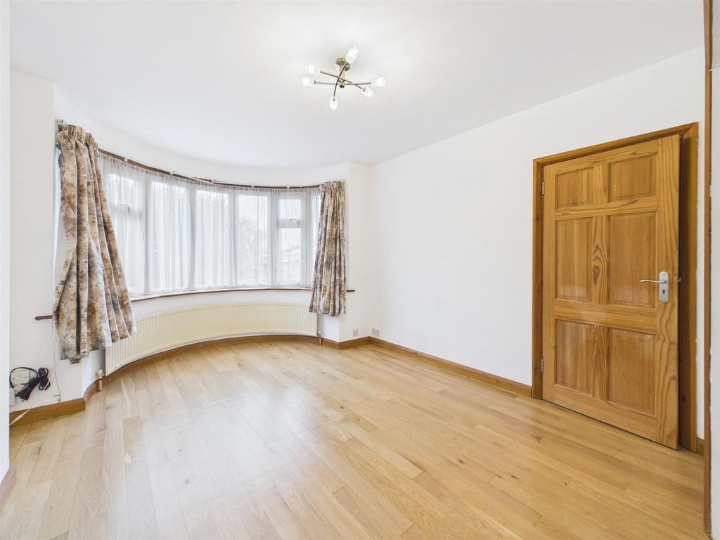 Property photo 3 of 15 Cam05080G0-Pr0273-Still006.Jpg