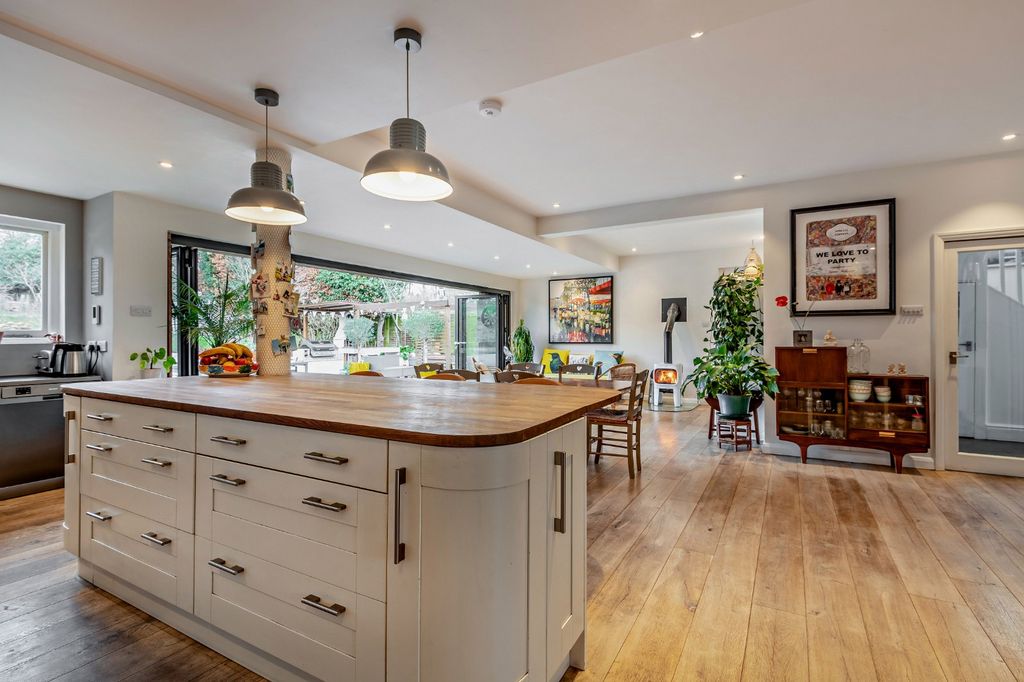 Property photo 2 of 23 Kitchen