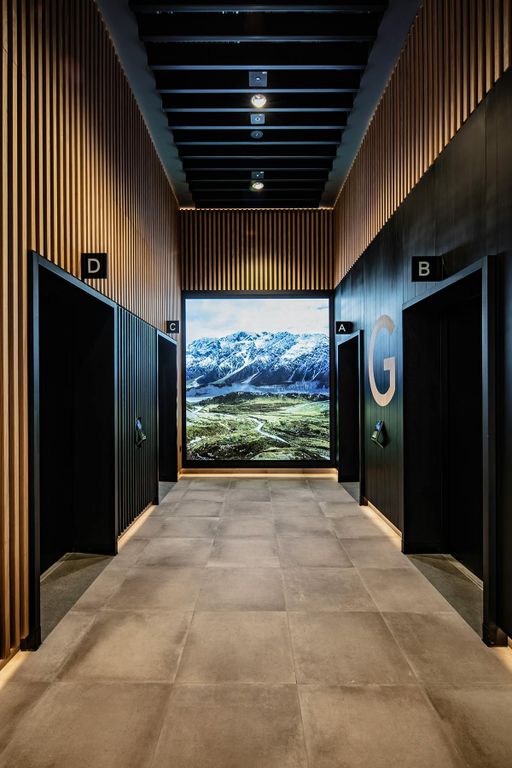 Property photo 3 of 20 6 Ew Lifts.Jpg