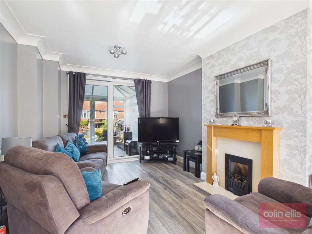 Property photo 2 of 19 Cam05075G0-Pr0330-Still001.Jpg