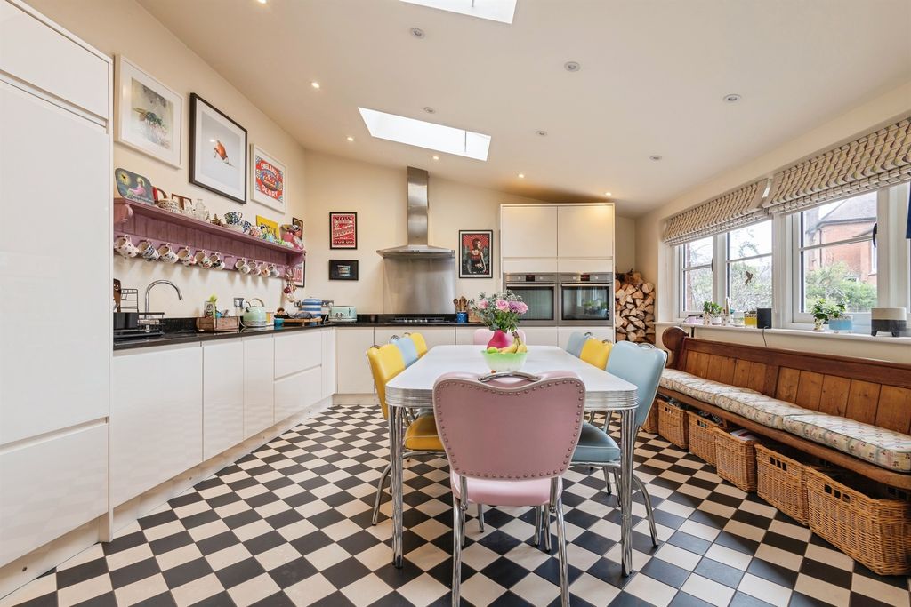 Property photo 3 of 20