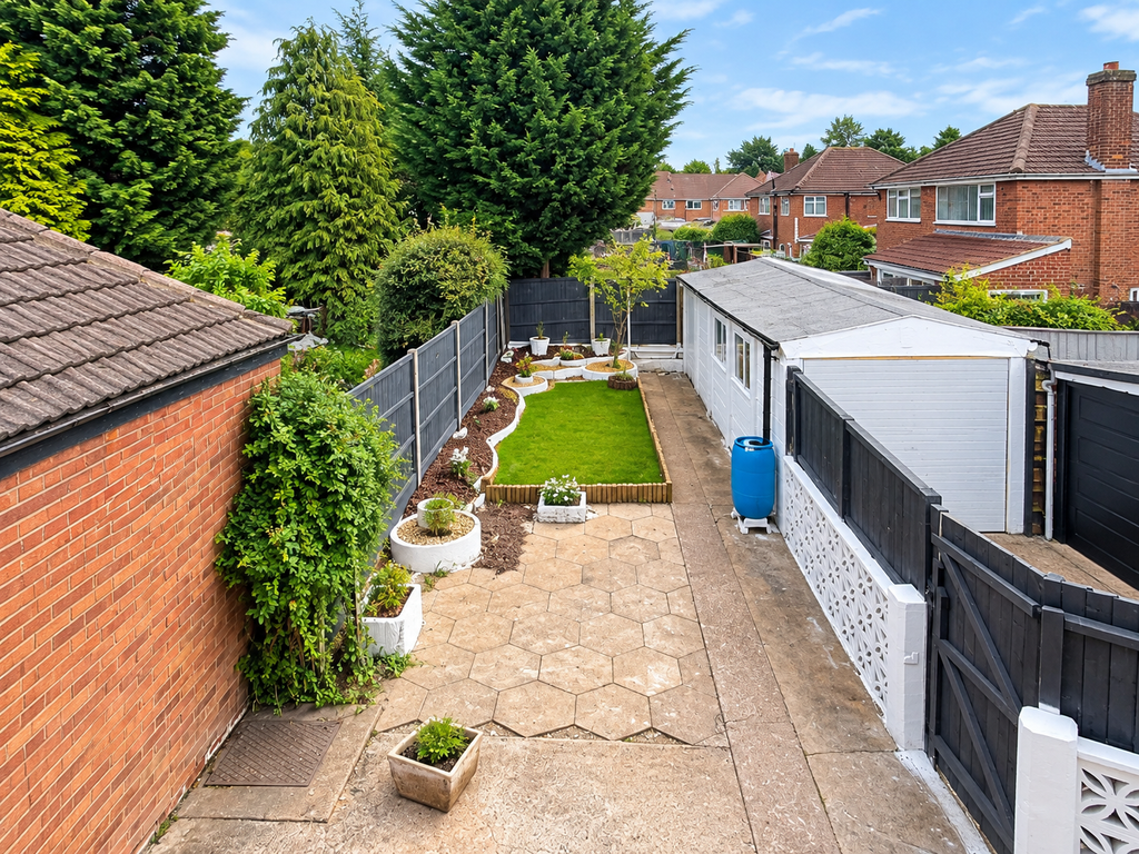 Property photo 3 of 12 5c8Ef464-A04B-48F2-8A08-A8B256Ade15c