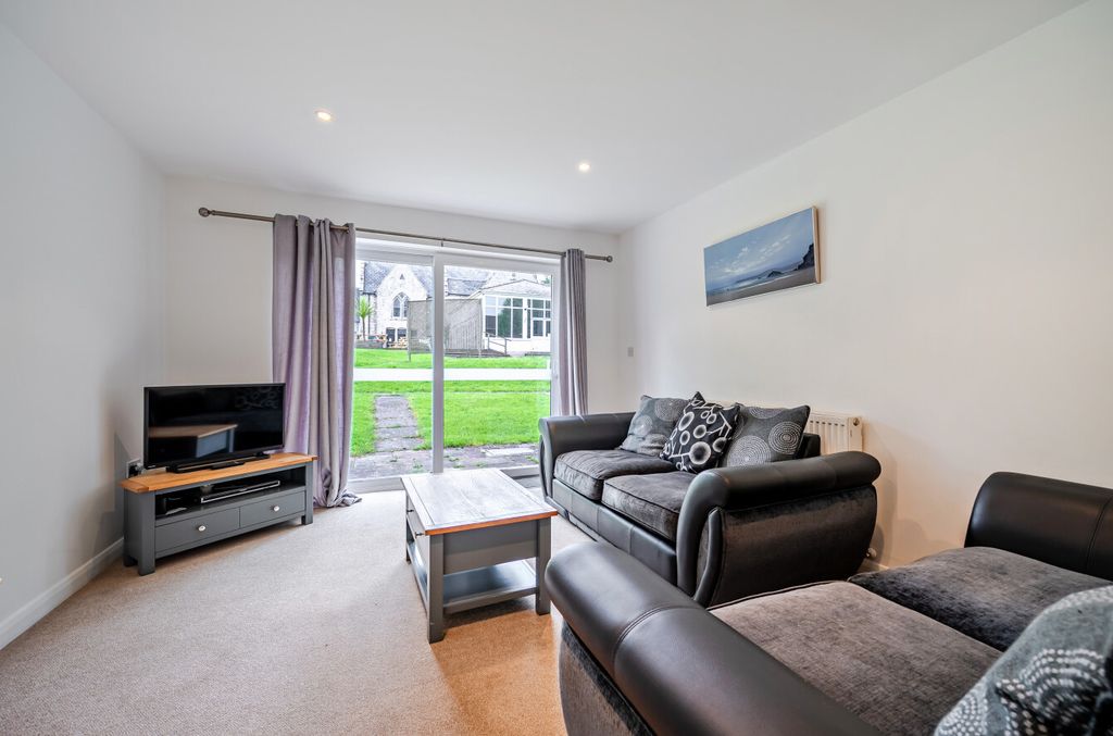 Property photo 2 of 15 1479849-11-6A2Fe5...