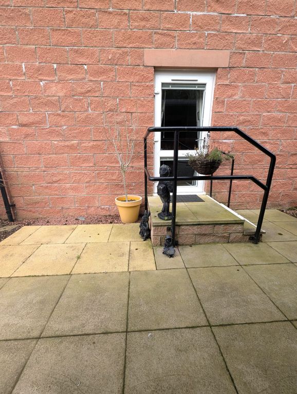 Property photo 3 of 18