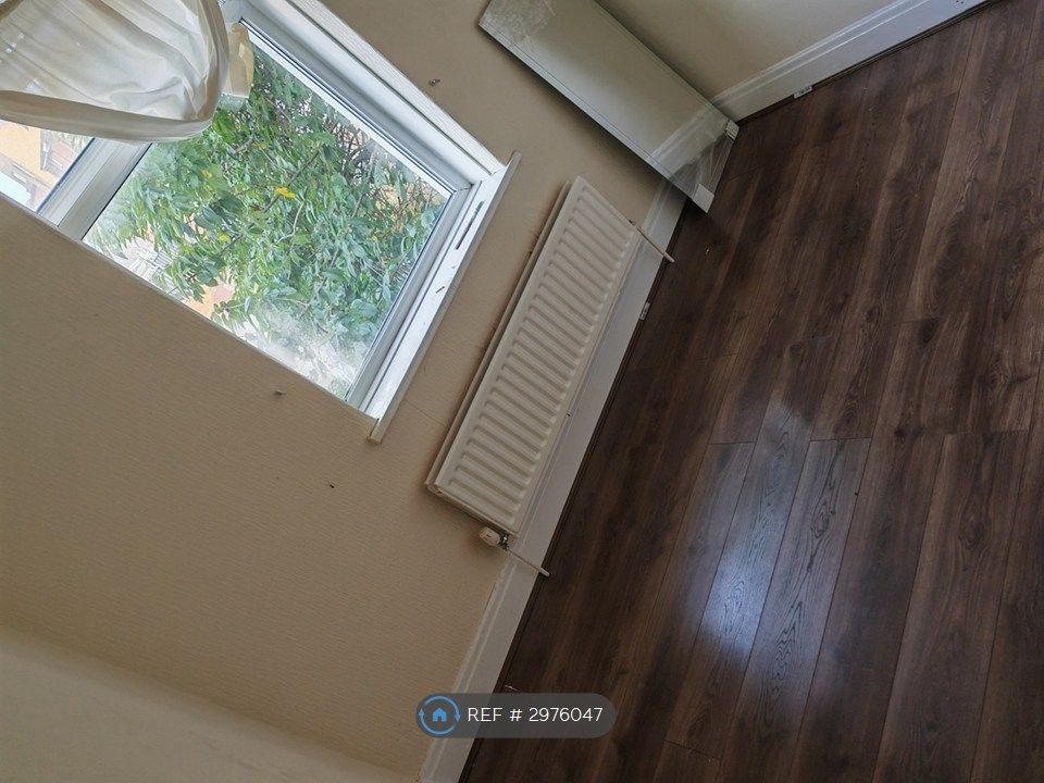 Property photo 2 of 35