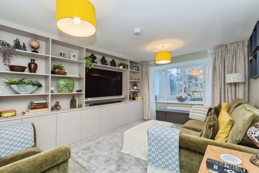 Property photo 2 of 32