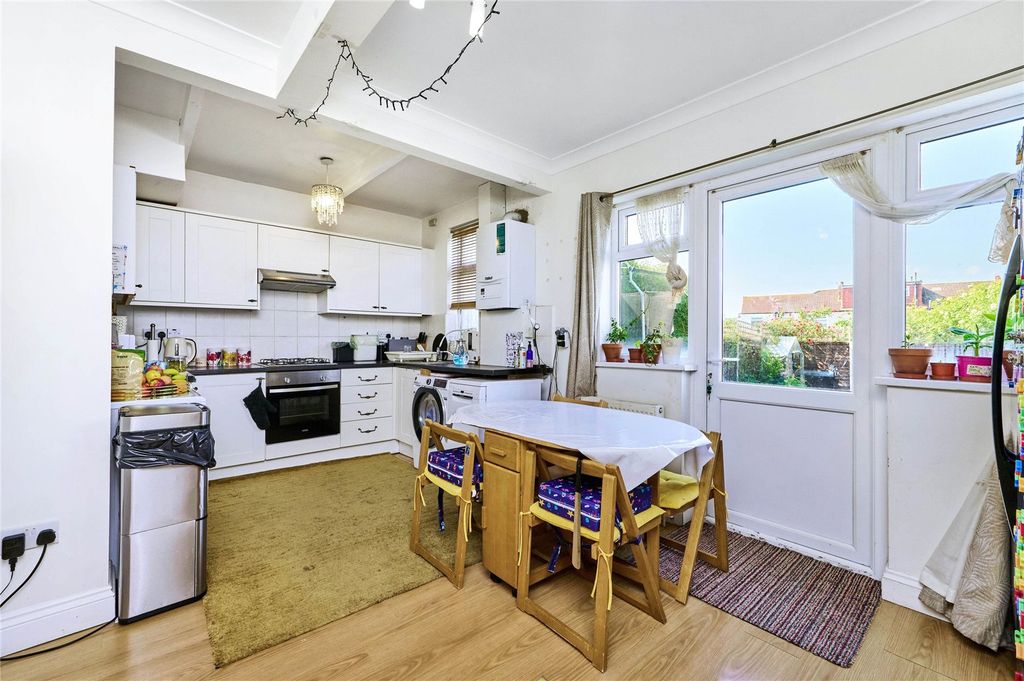 Property photo 2 of 13 Picture No. 14