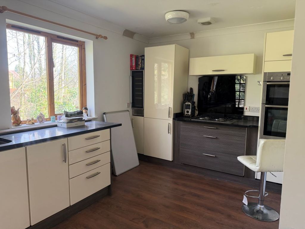 Property photo 3 of 23