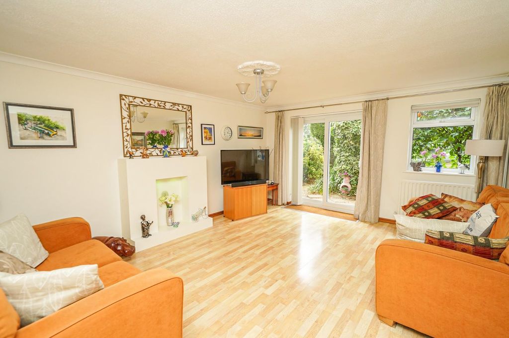 Property photo 2 of 21