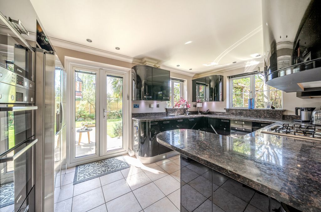 Additional image 8 of 5 bed detached house for saleArthur Road, Southampton SO15