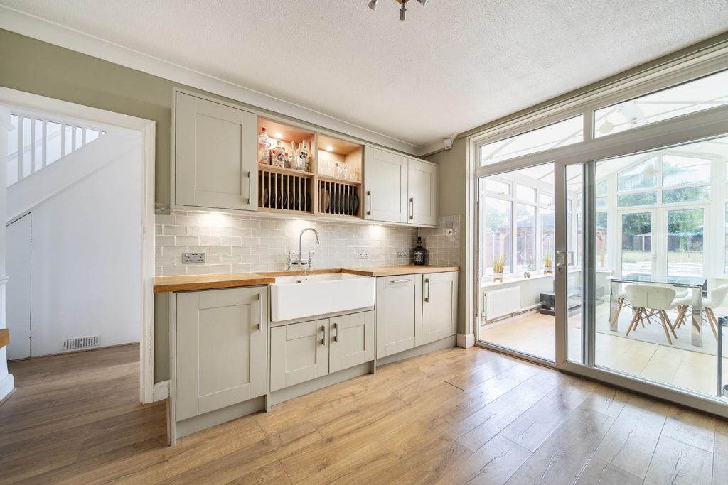 Property photo 3 of 24 1498435-12-6A622Ad462209.Jpg