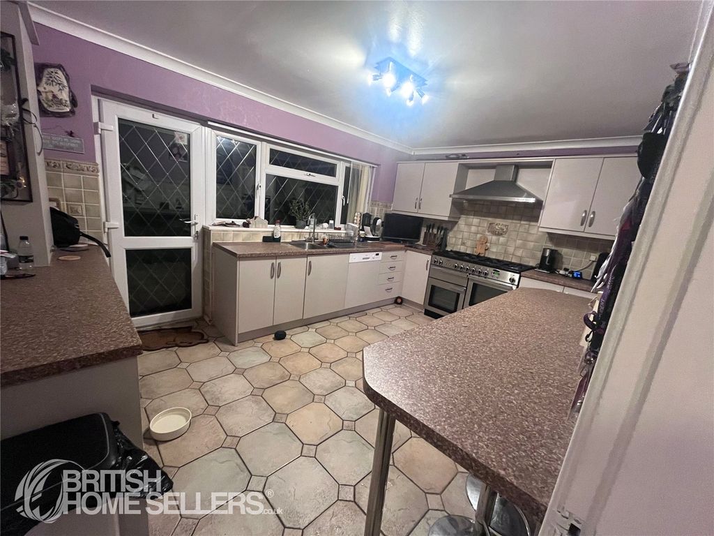 Property photo 2 of 29 Picture No. 21