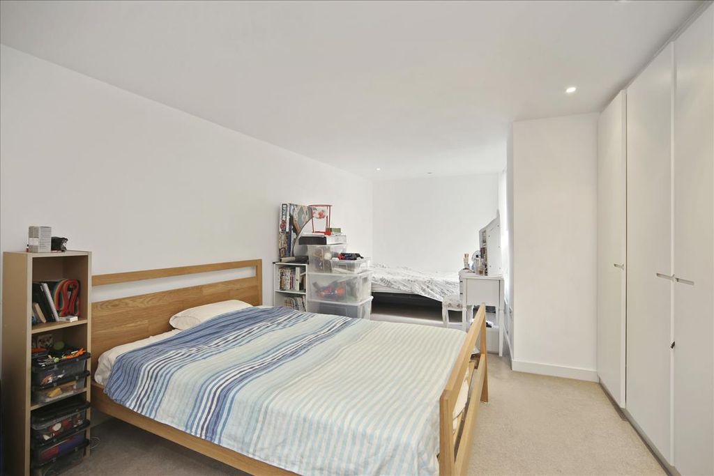 Property photo 3 of 6