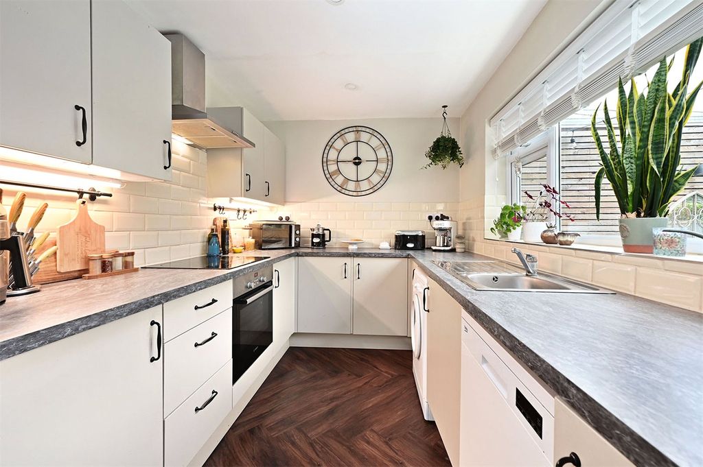 Property photo 3 of 14 Picture No. 11