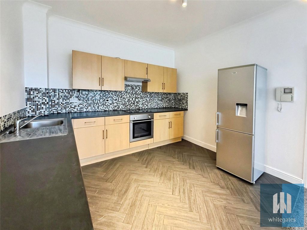 Property photo 2 of 13 Picture No. 17