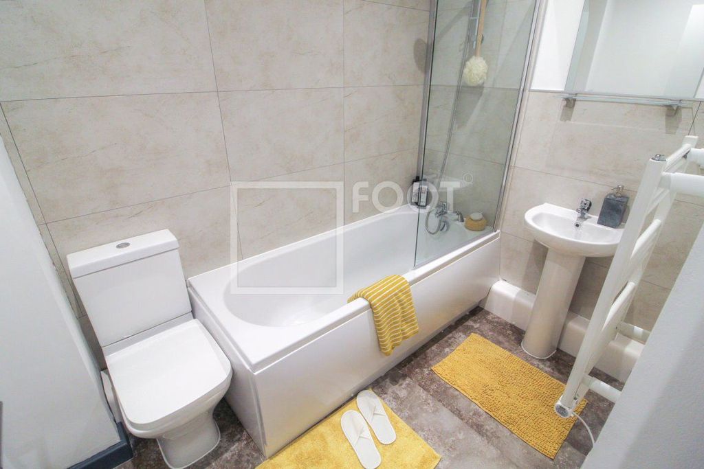 Property photo 2 of 42