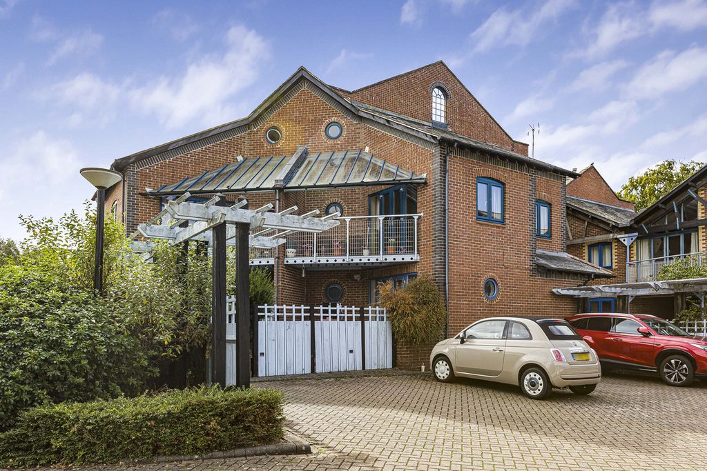 Property photo 1 of 15