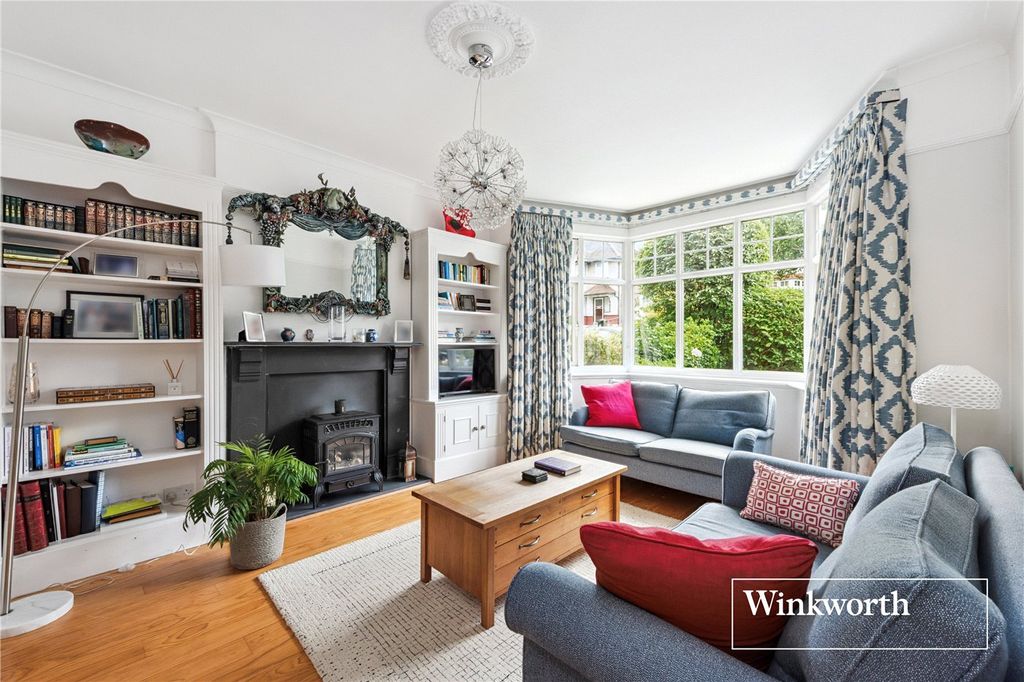 Property photo 3 of 22 Picture No. 11