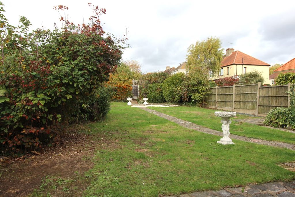 Property photo 2 of 10 Garden View 1