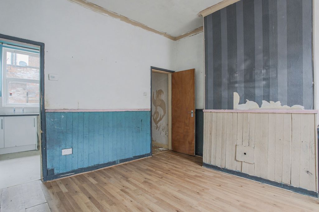 Property photo 2 of 20 25 Lockhart Road, Preston, Lancashire, Pr1 6BT