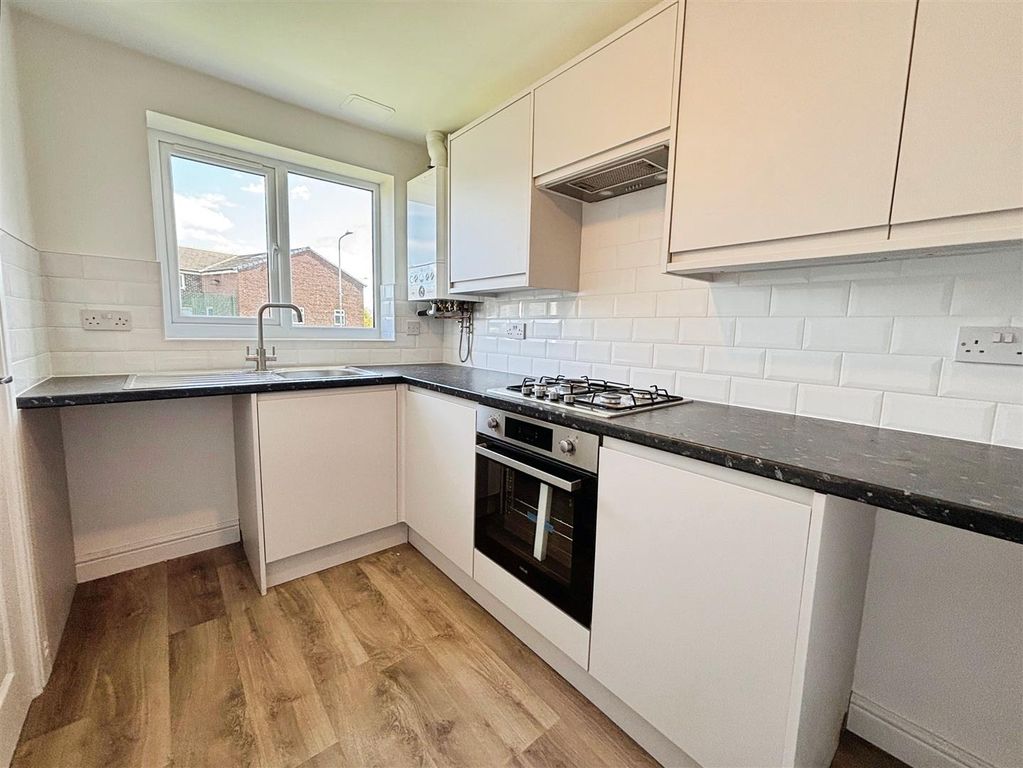 Property photo 2 of 17 Kitchen