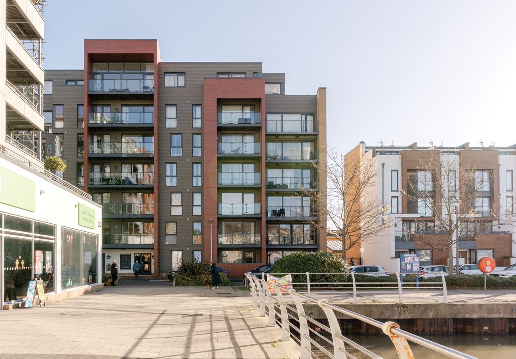 Property photo 1 of 17 192 Newfoundlandway4Amended