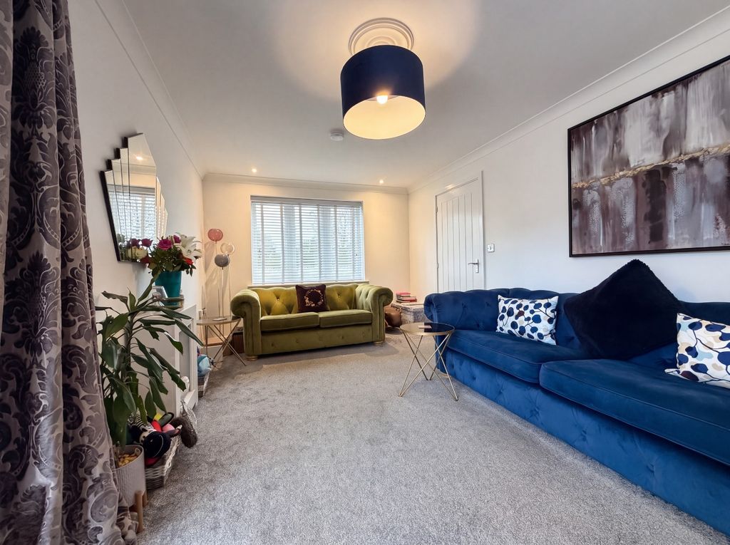 Property photo 3 of 16 5549386