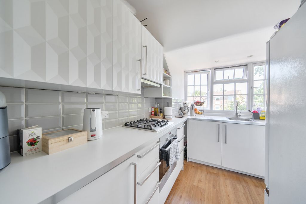 Property photo 3 of 14 1479549-4-6A39595...