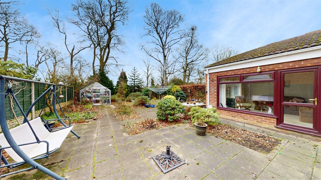 Property photo 2 of 39 Heyes Avenue Rear Garden