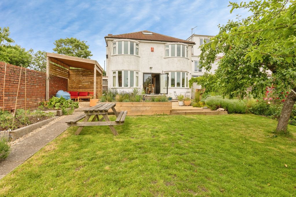 Property photo 1 of 20 Pbox-Img.Jpg
