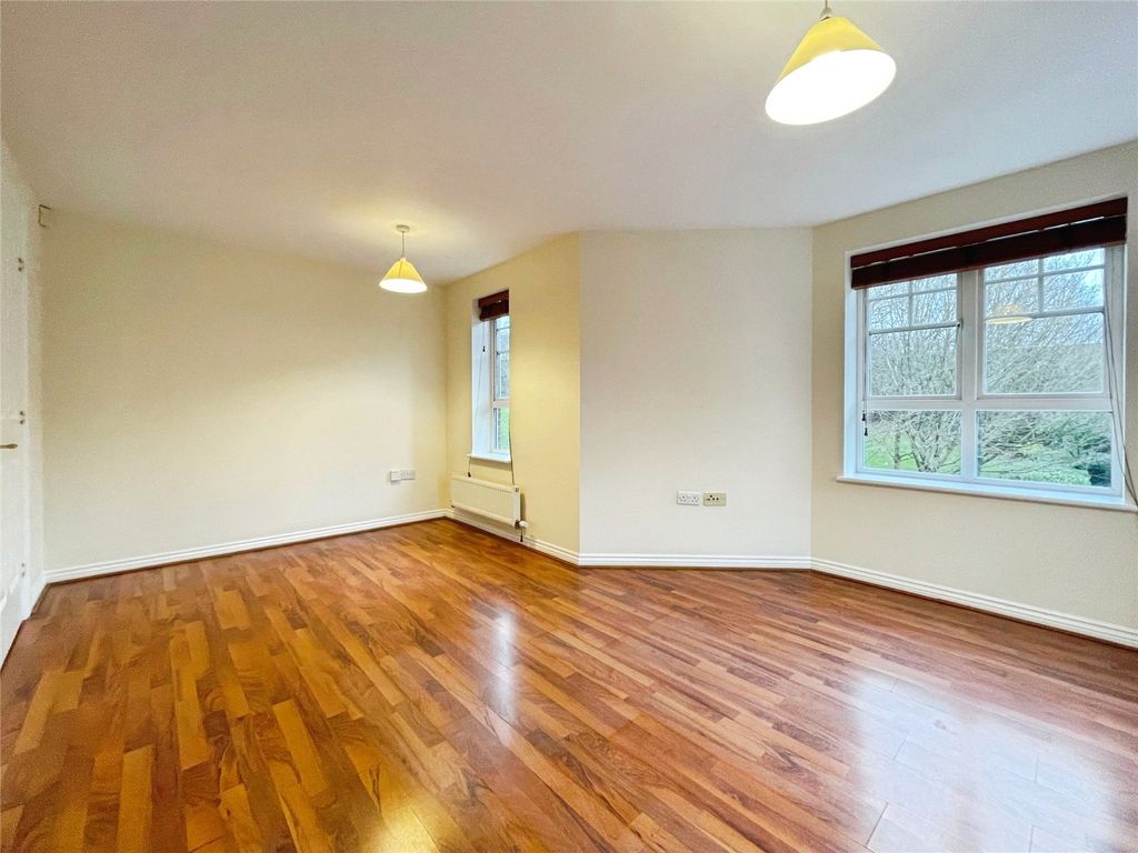 Property photo 3 of 12 Picture No. 10