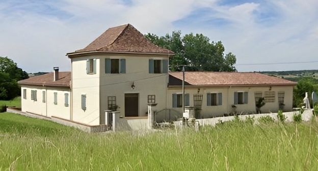 Property photo 1 of 12