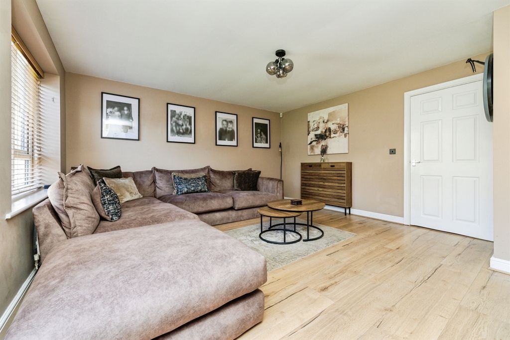 Property photo 2 of 24