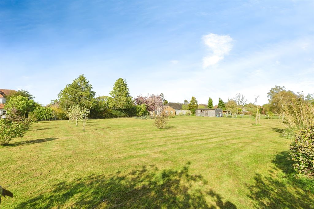 Property photo 2 of 26