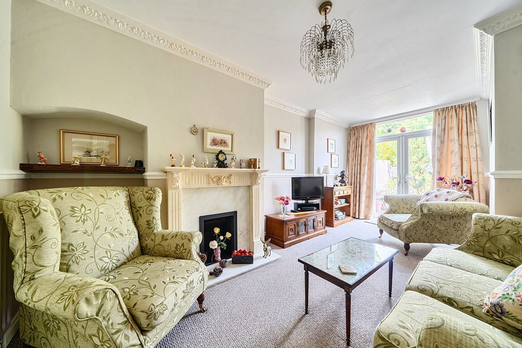 Property photo 2 of 12