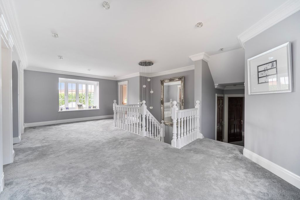 Additional image 9 of 6 bed detached house for saleChurch Road, Westoning MK45