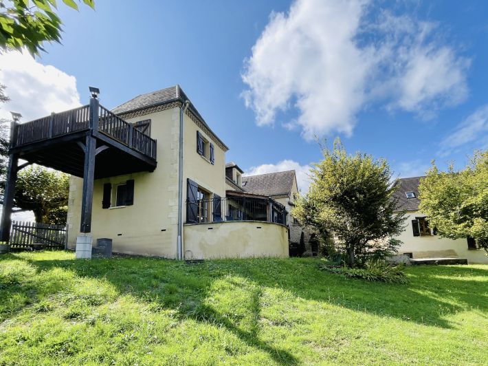Property photo 1 of 27