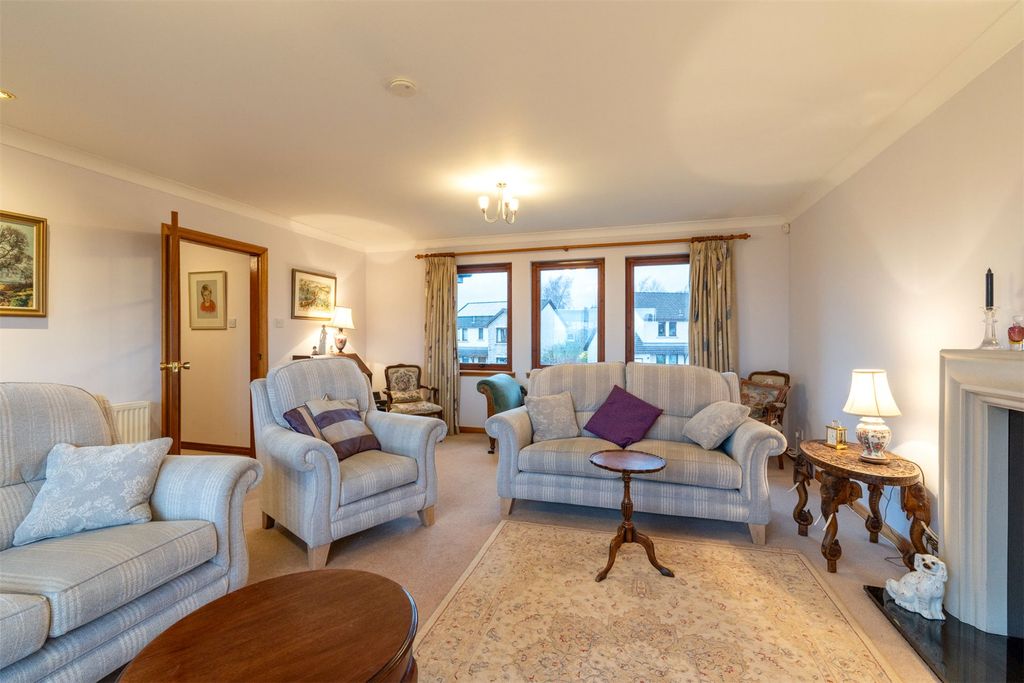 Property photo 3 of 41 Picture No. 03