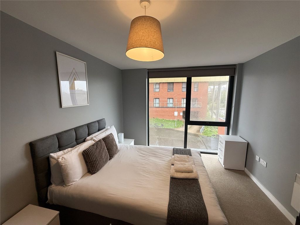 Property photo 3 of 8 Picture No. 12