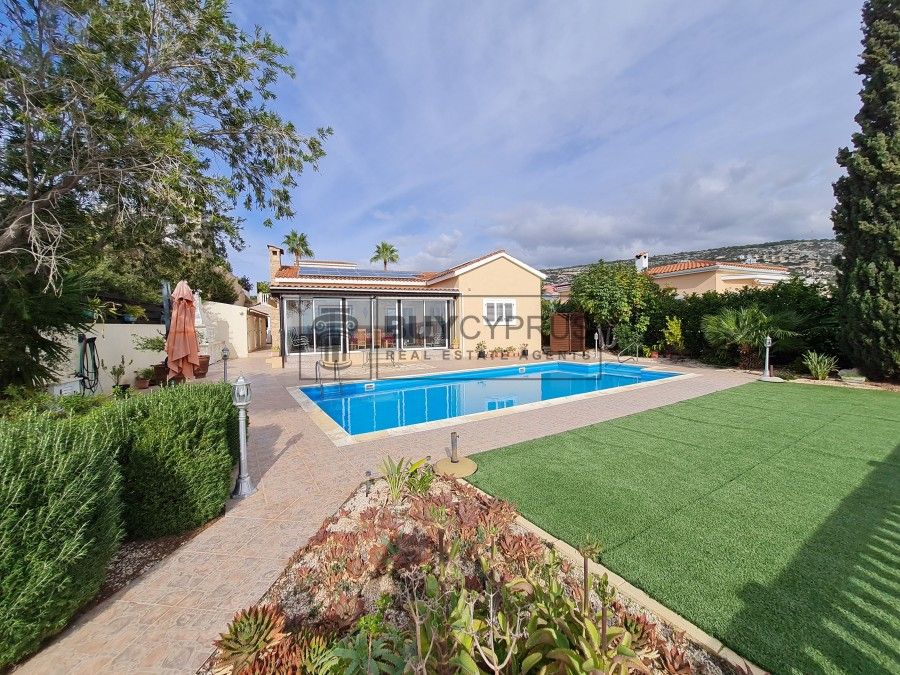 Property photo 1 of 37