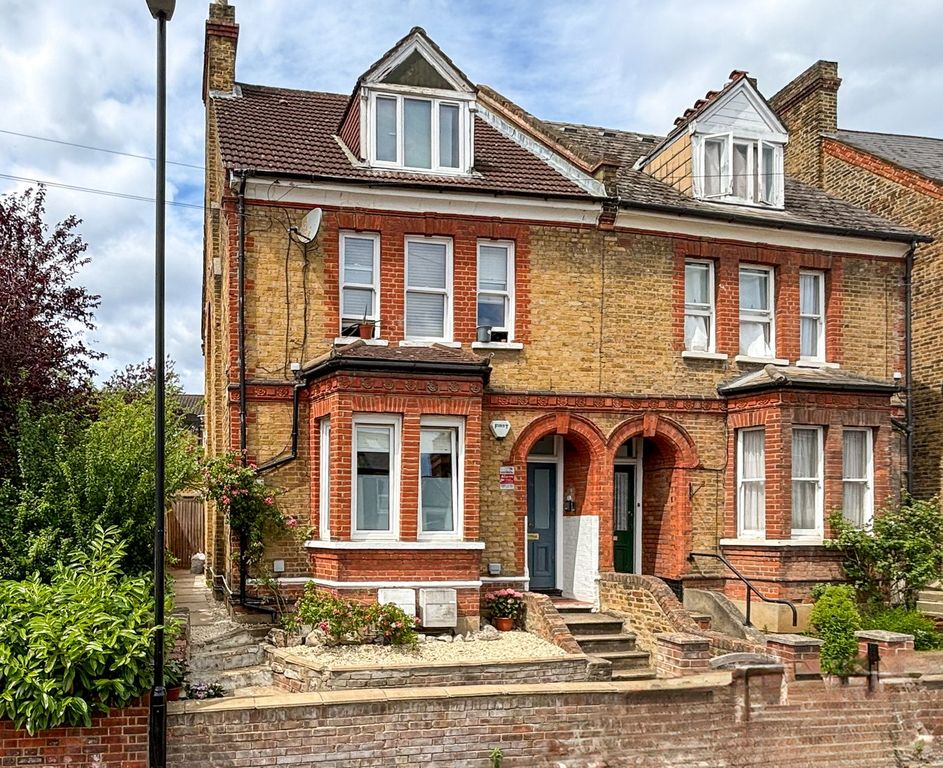 Property photo 2 of 8