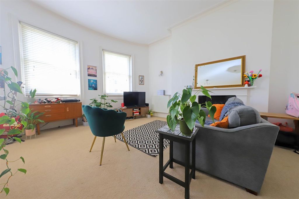 Property photo 2 of 13 Nicholas James Brunswick Place Livingroom_.Jpg