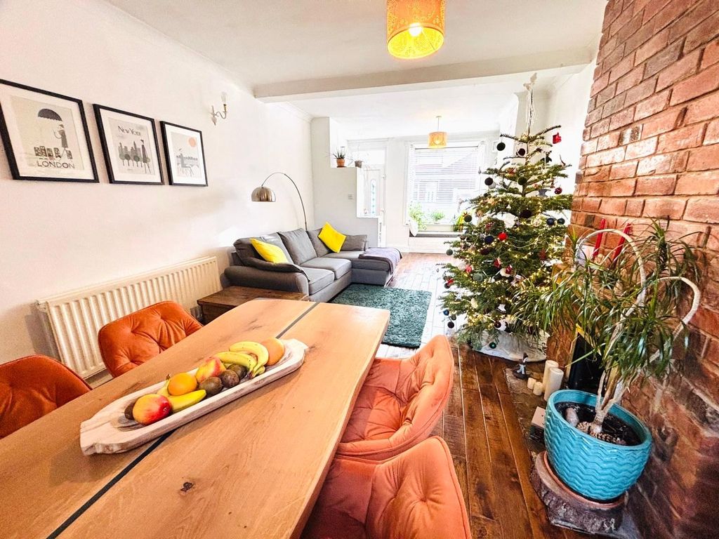 Property photo 2 of 16 Picture No. 08