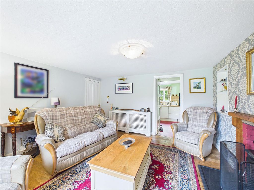 Property photo 3 of 28 Sitting Room