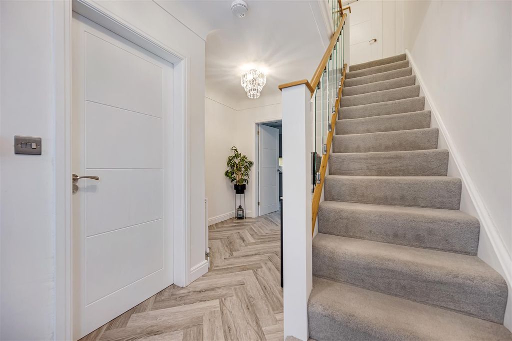 Property photo 3 of 35 Hallway